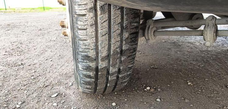 IVECO CAMION BENNE SIMPLE – CABINE COFFRE  EX-296-QD