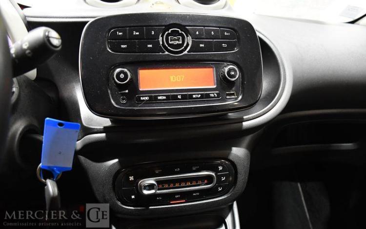 SMART EQ FORFOUR 80 1,6KWH PURE BVA NOIR EY-883-CX