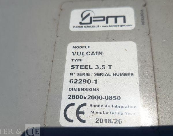 IVECO DAILY 35C12 BENNE AVEC COFFRE ACIER DIESEL – 143441 KMS – ANNEE 2018 ROUGE EZ-536-DT