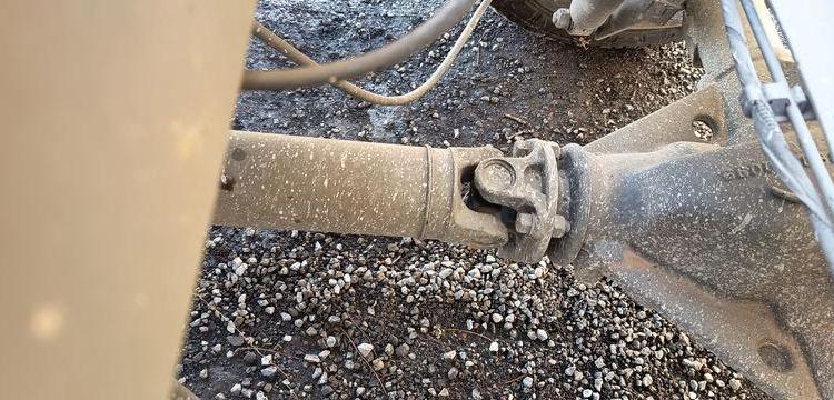 IVECO DAILY 35C12 BENNE AVEC COFFRE ACIER DIESEL – 143441 KMS – ANNEE 2018 ROUGE EZ-536-DT