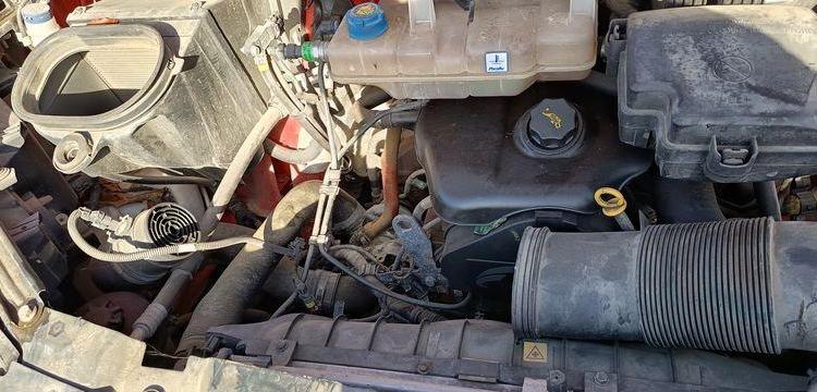 IVECO DAILY 35C12 BENNE AVEC COFFRE ACIER DIESEL – 143441 KMS – ANNEE 2018 ROUGE EZ-536-DT