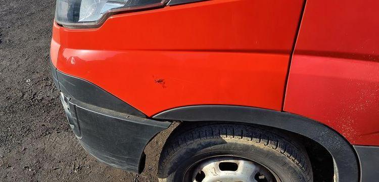 IVECO DAILY 35C12 BENNE AVEC COFFRE ACIER DIESEL – 143441 KMS – ANNEE 2018 ROUGE EZ-536-DT