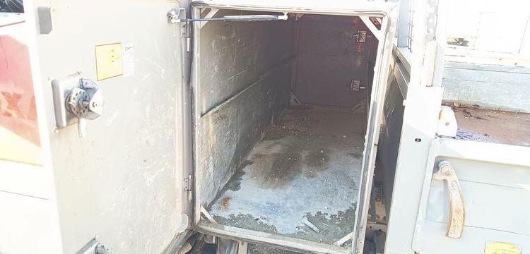 IVECO DAILY 35C12 BENNE AVEC COFFRE ACIER DIESEL – 143441 KMS – ANNEE 2018 ROUGE EZ-536-DT