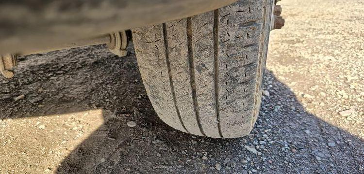 IVECO DAILY 35C12 BENNE AVEC COFFRE ACIER DIESEL – 143441 KMS – ANNEE 2018 ROUGE EZ-536-DT