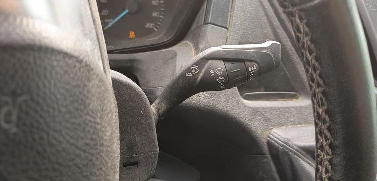 FORD TRANSIT BENNE  FA-675-QT