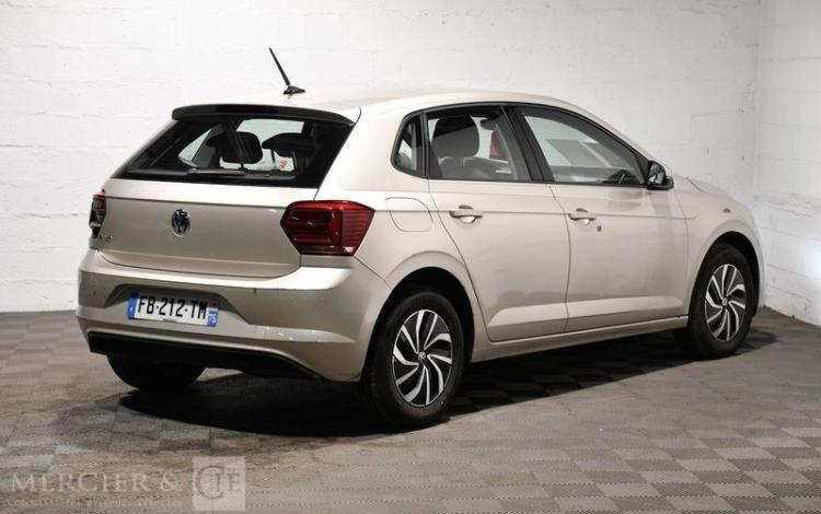 VOLKSWAGEN POLO CONFORTLINE 1,0 T GRIS FB-212-TM
