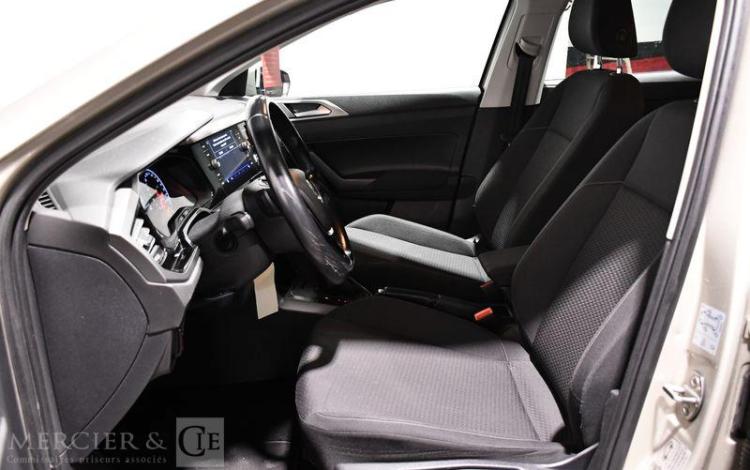 VOLKSWAGEN POLO CONFORTLINE 1,0 T GRIS FB-212-TM