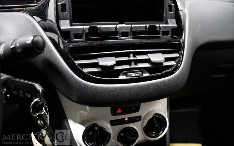 PEUGEOT 208 1.2 PURETECH 70 LIKE ORA FB-651-TE