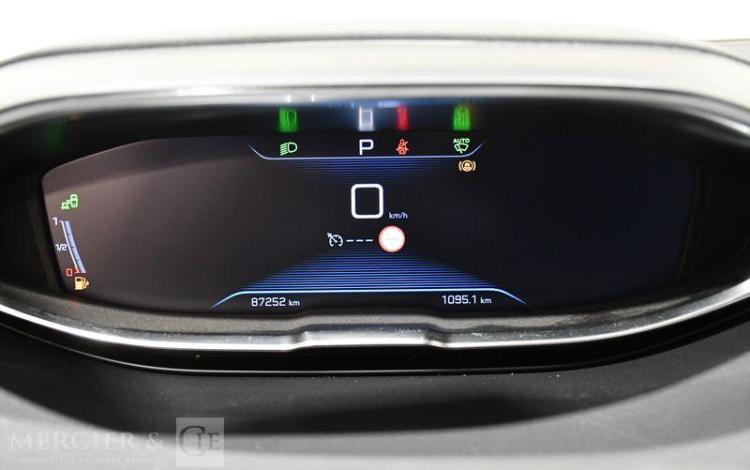PEUGEOT 5008 1.2 PURETECH 130 ALLURE BUSINESS EAT NOIR FC-197-YM