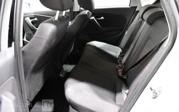 VOLKSWAGEN POLO 1,0 75 MATCH 5 PTS GRIS FD-880-CY
