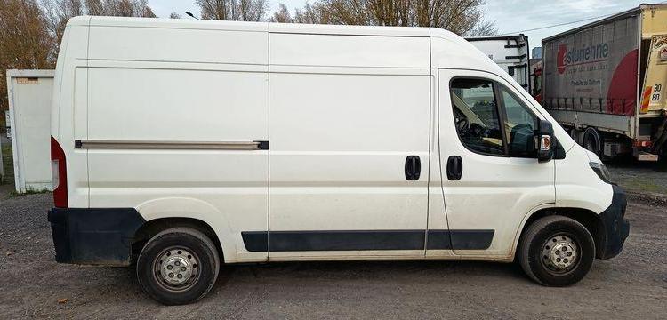 PEUGEOT BOXER III PHASE 3 FOURGON 333 L2H2 2.0 BLUEHDi 16V 130 CV -105716 KMS – AN 2019 BLANC FE-043-TJ