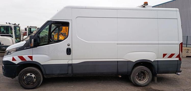IVECO DAILY VI FOURGON 35C14 2.3 D 16V 136CV DIESEL – 62165 KMS – ANNEE 2019 BLANC FE-910-QG