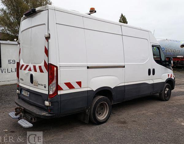 IVECO DAILY VI FOURGON 35C14 2.3 D 16V 136CV DIESEL – 62165 KMS – ANNEE 2019 BLANC FE-910-QG