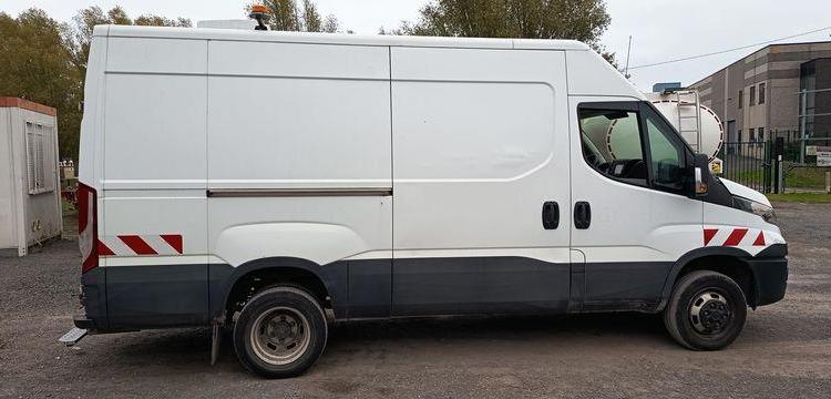 IVECO DAILY VI FOURGON 35C14 2.3 D 16V 136CV DIESEL – 62165 KMS – ANNEE 2019 BLANC FE-910-QG