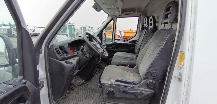 IVECO DAILY VI FOURGON 35C14 2.3 D 16V 136CV DIESEL – 62165 KMS – ANNEE 2019 BLANC FE-910-QG