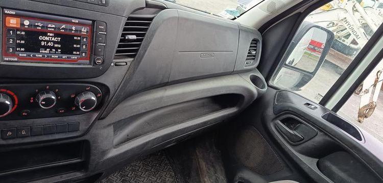 IVECO DAILY VI FOURGON 35C14 2.3 D 16V 136CV DIESEL – 62165 KMS – ANNEE 2019 BLANC FE-910-QG