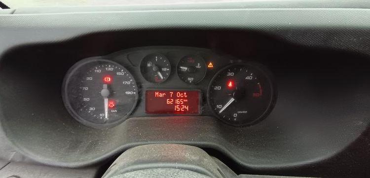 IVECO DAILY VI FOURGON 35C14 2.3 D 16V 136CV DIESEL – 62165 KMS – ANNEE 2019 BLANC FE-910-QG