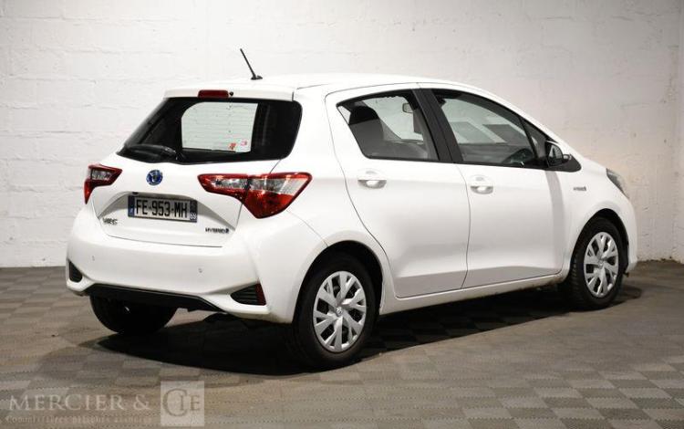 TOYOTA YARIS STE FL 100H FRANCE BUSINESS AFF BLANC FE-953-MH