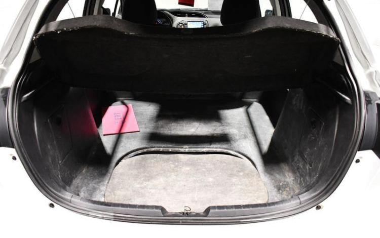 TOYOTA YARIS STE FL 100H FRANCE BUSINESS AFF BLANC FE-953-MH