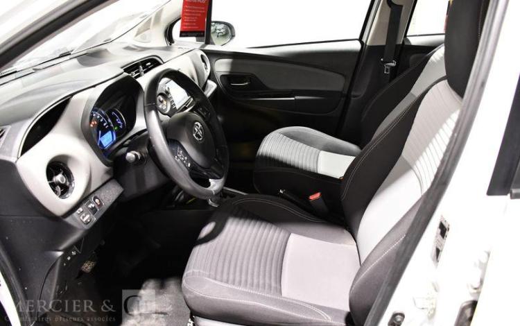 TOYOTA YARIS STE FL 100H FRANCE BUSINESS AFF BLANC FE-953-MH