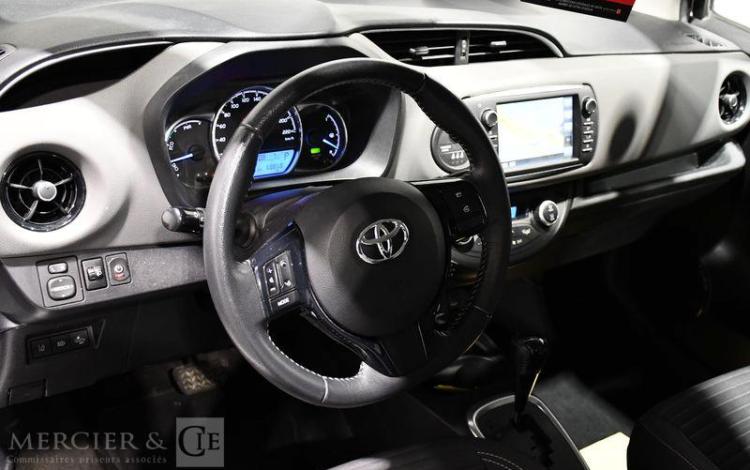 TOYOTA YARIS STE FL 100H FRANCE BUSINESS AFF BLANC FE-953-MH