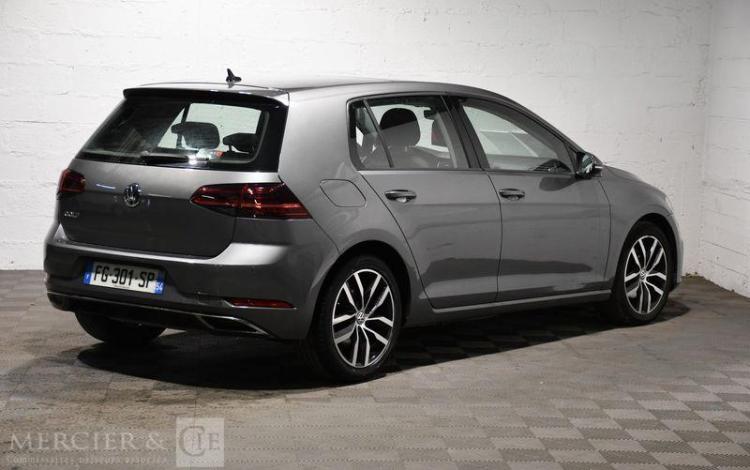 VOLKSWAGEN GOLF 1.5 TSI 150 EVO CARAT DSG GRIS FG-301-SP