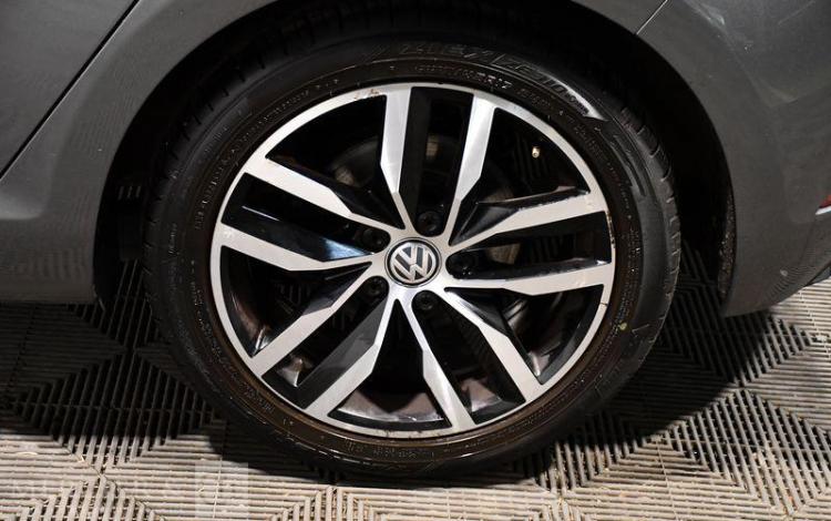 VOLKSWAGEN GOLF 1.5 TSI 150 EVO CARAT DSG GRIS FG-301-SP