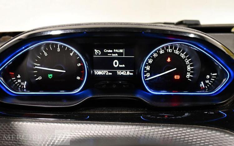 PEUGEOT 2008 1,5 BLUEHDI 100 GRIS FG-640-QZ