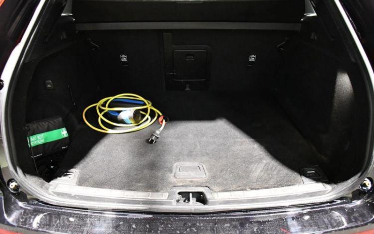 VOLVO XC 60 T8 R-DES 4M REC NOIR FJ-232-GX