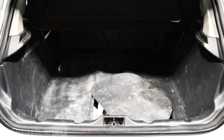 RENAULT CLIO STE REVERSIBLE BUSINESS DCI75 BLANC FK-622-AA