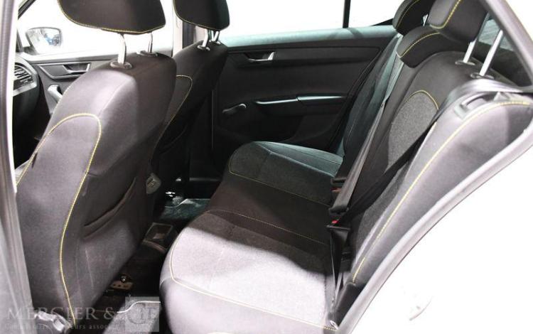 SKODA FABIA AMBITION 1,0 TSI 95CH BVM5 BLANC FK-743-DR