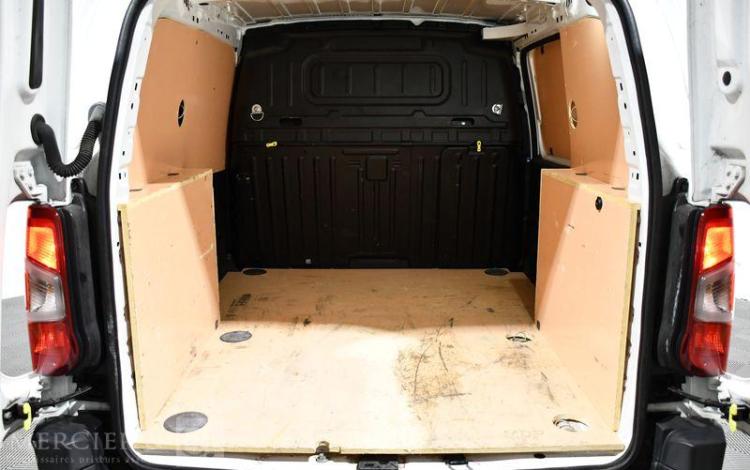 PEUGEOT PARTNER STD 100CH GRIP BLANC FM-951-TZ