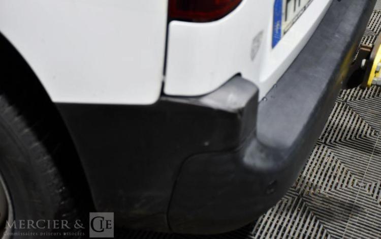 PEUGEOT PARTNER STD 100CH GRIP BLANC FM-951-TZ