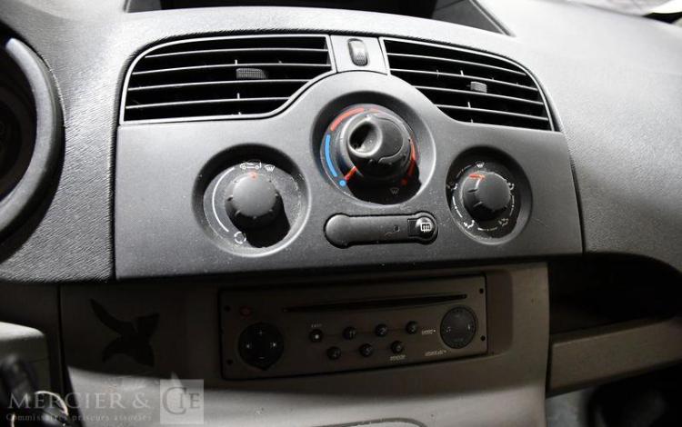 RENAULT KANGOO COMBI 1,5 DCI 85CH EXPRESSION ROUGE FP-625-GD
