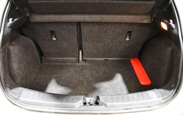 NISSAN MICRA GRIS FR-400-NN