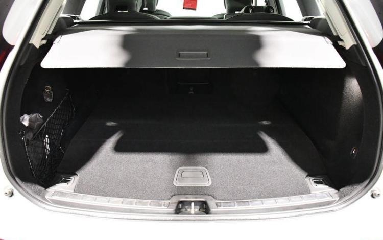 VOLVO XC60 2,0 T6 340H 255 RECHARGE TWIN ENGINE INSCRIPTION LUXE AWD GEARTRONIC BLANC FS-556-MZ