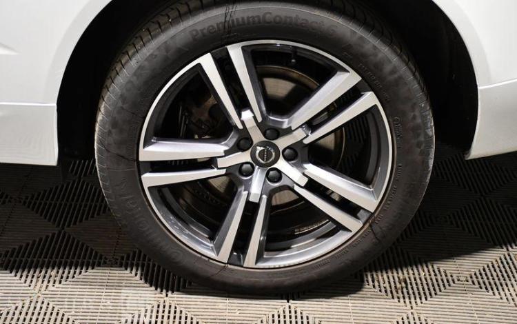 VOLVO XC60 2.0 T6 340H 255 RECHARGE PHEV HYBRID INSCRIPTION LUXE AWD GEARTRONIC BLANC FS-556-MZ