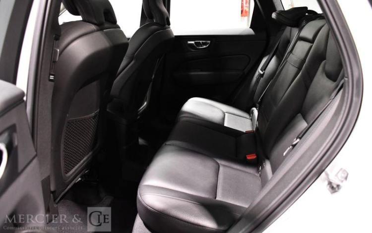 VOLVO XC60 2.0 T6 340H 255 RECHARGE PHEV HYBRID INSCRIPTION LUXE AWD GEARTRONIC BLANC FS-556-MZ