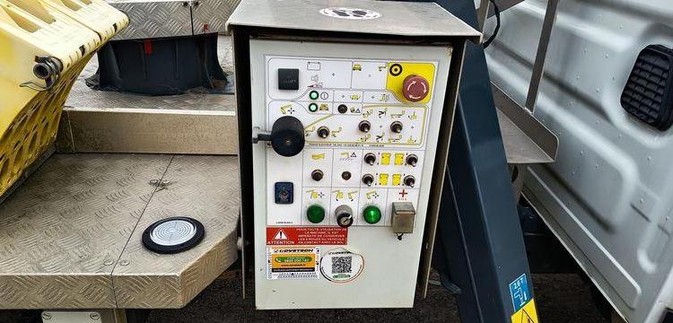 IVECO DAILY 35S14 AVEC NACELLE 141TLE – 12 M – 556 HEURES – 96199 KMS – ANNEE 2020 BLANC FT-458-RV