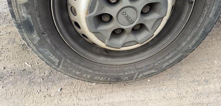 IVECO DAILY 35S14 AVEC NACELLE 141TLE – 12 M – 556 HEURES – 96199 KMS – ANNEE 2020 BLANC FT-458-RV