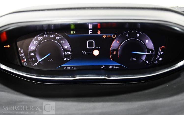 PEUGEOT 5008 ALLURE PACK BLUEHDI GRIS FV-347-HW