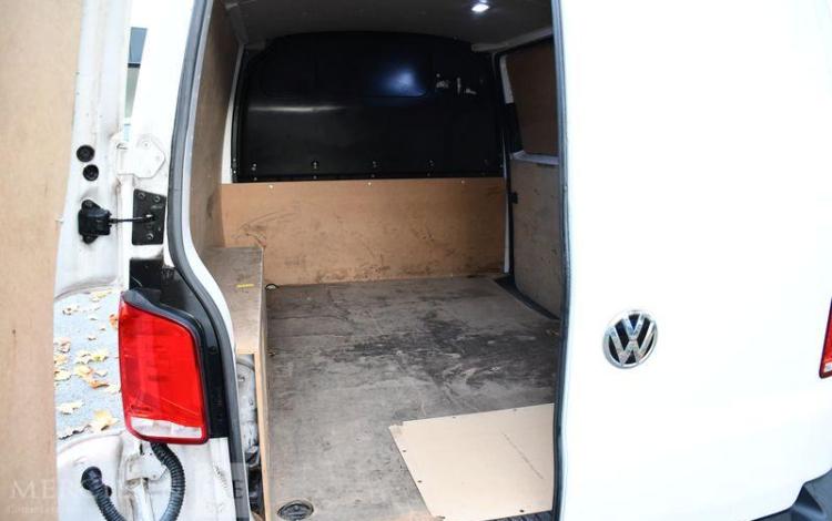 VOLKSWAGEN TRANSPORTER BLANC FV-512-CR