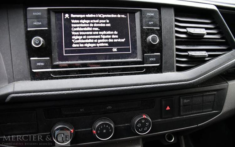 VOLKSWAGEN TRANSPORTER BLANC FV-512-CR