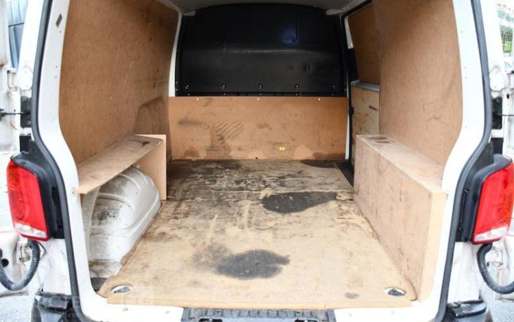 VOLKSWAGEN TRANSPORTER BLANC FV-532-DX