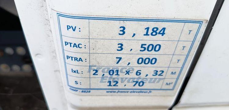 IVECO DAILY 35S14 AVEC NACELLE 141TLE – 12 M – DIESEL – 220 HEURES – ANNEE 2020 BLANC FV-823-CY