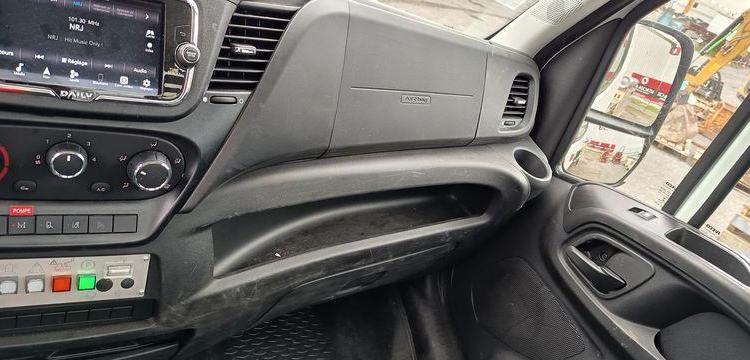 IVECO DAILY 35S14 AVEC NACELLE 141TLE – 12 M – DIESEL – 220 HEURES – ANNEE 2020 BLANC FV-823-CY