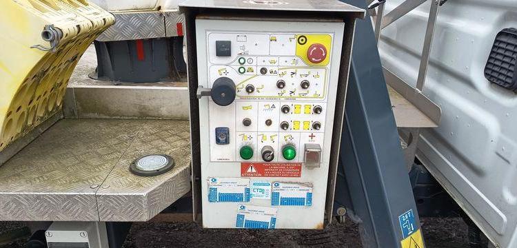 IVECO DAILY 35S14 AVEC NACELLE 141TLE – 12 M – DIESEL – 220 HEURES – ANNEE 2020 BLANC FV-823-CY