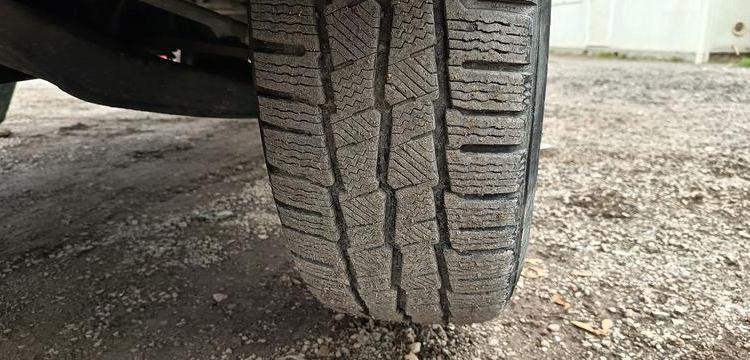 IVECO DAILY 35S14 AVEC NACELLE 141TLE – 12 M – DIESEL – 220 HEURES – ANNEE 2020 BLANC FV-823-CY