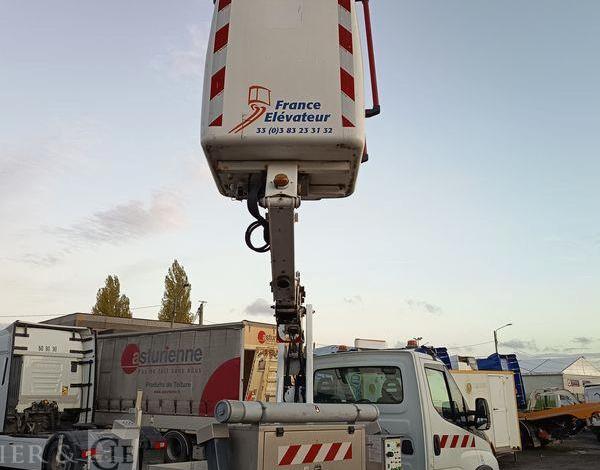 IVECO DAILY 35S14H AVEC NACELLE FRANCE ELEVATEUR 141 TLE – 12M – 344 HEURES- AN 2020 BLANC FW-805-AX