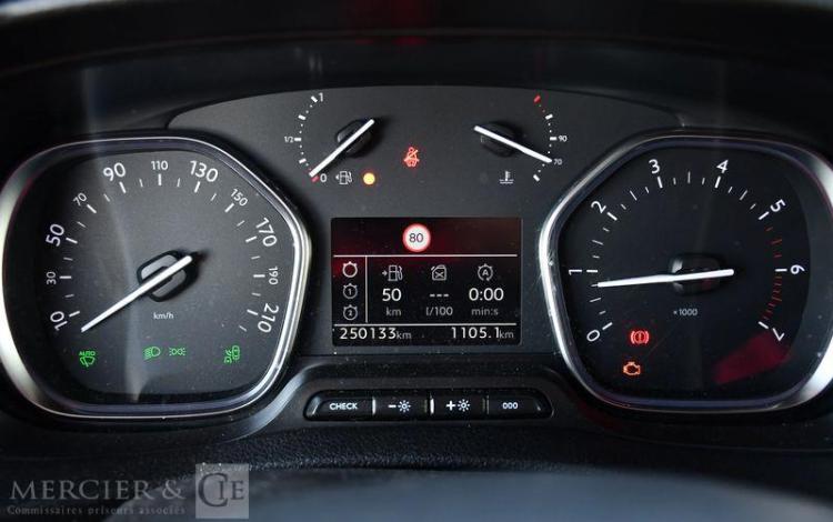 PEUGEOT TRAVELLER 1,5 BLUEHDI 120 BUSINESS GRIS FY-314-GV